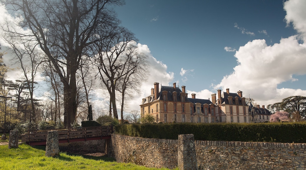 Thoiry Castle - Safari Park, the only park of its kind, located near Paris, and the first safari park in all of Europe.