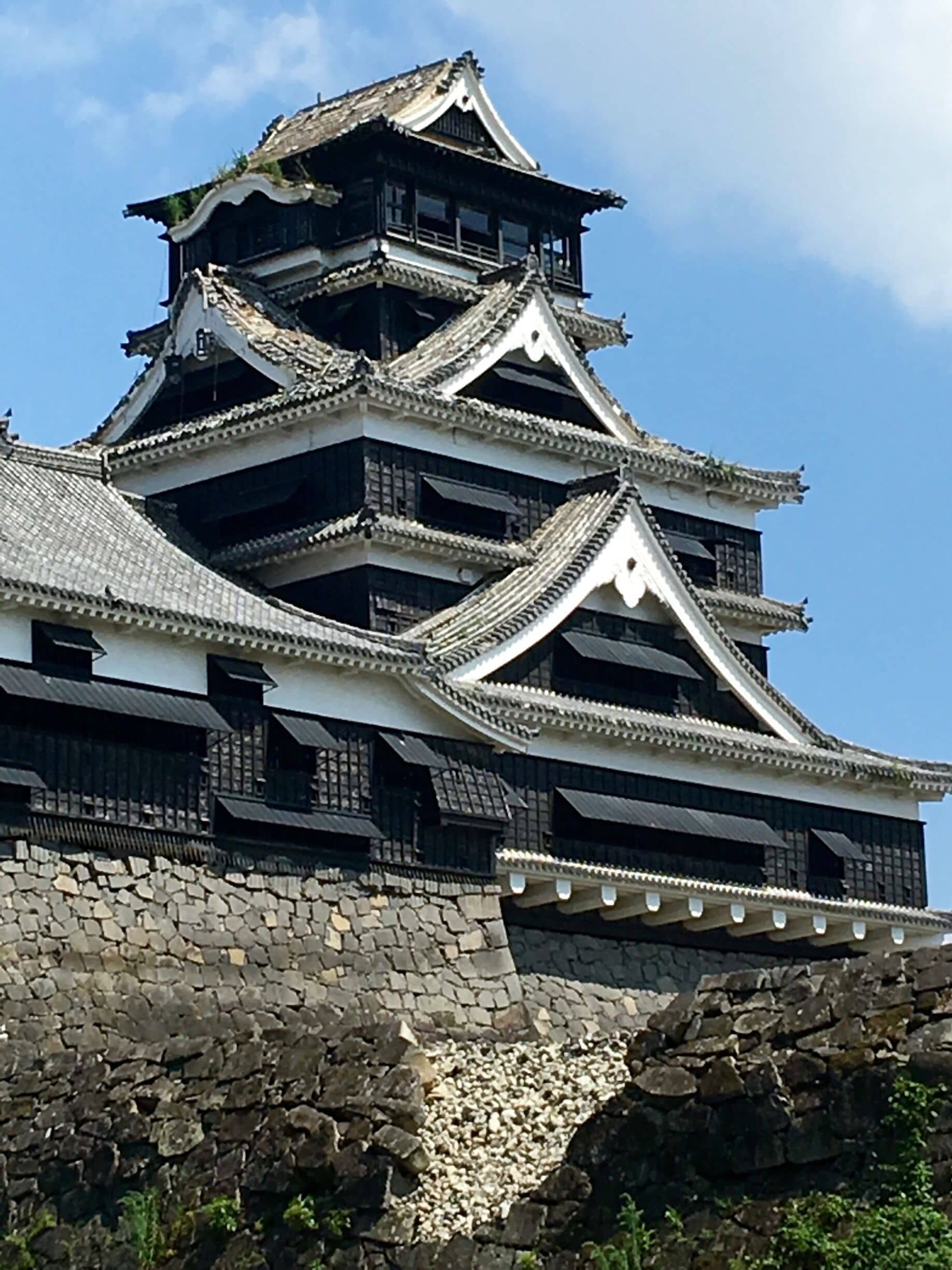As can be seen, the roof tiles were damaged from the May earthquakes. It must have been very scary for Kumamoto residents 3 months ago. The quakes can be felt almost on the North Kyushu island!


#endlesssummer