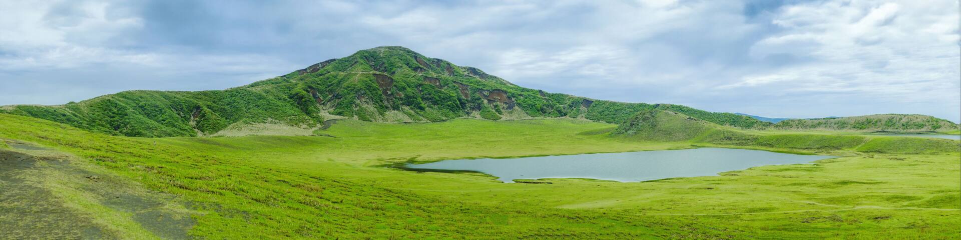 Panorama view of Kusasenri pond and meadow
