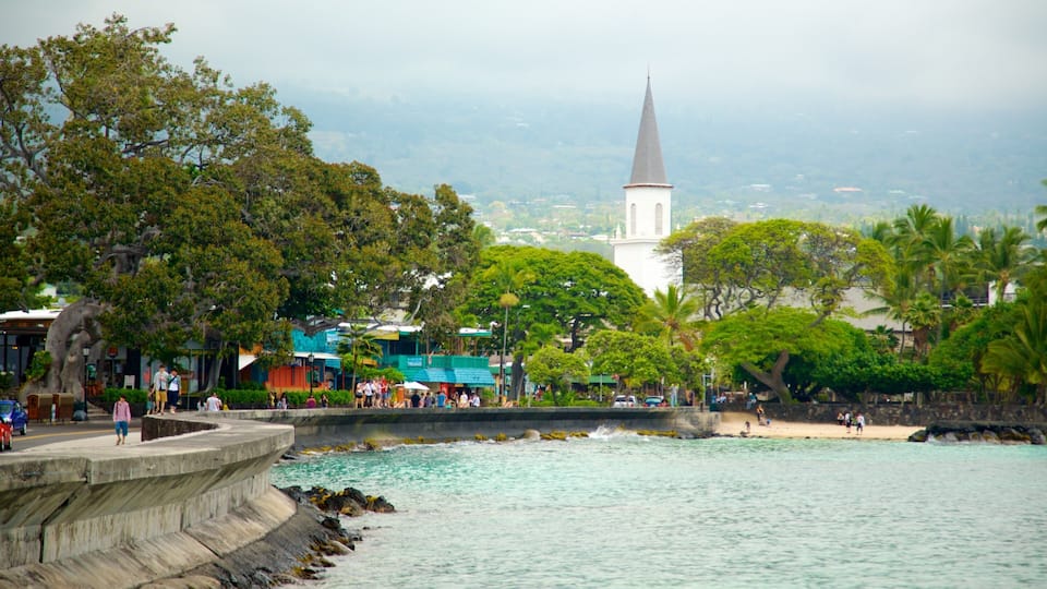 Kailua-Kona featuring a coastal town and general coastal views