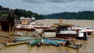 Anlegestelle von Kapit am Batang Rejang / Malaysia