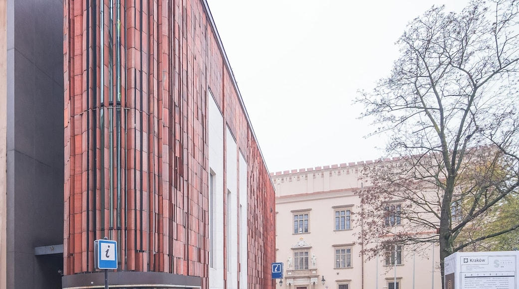 Opened in 2007, the facade of this narrow building consists of moving brick elements on metal rods, so that the interior lighting can be adjusted. #trovember