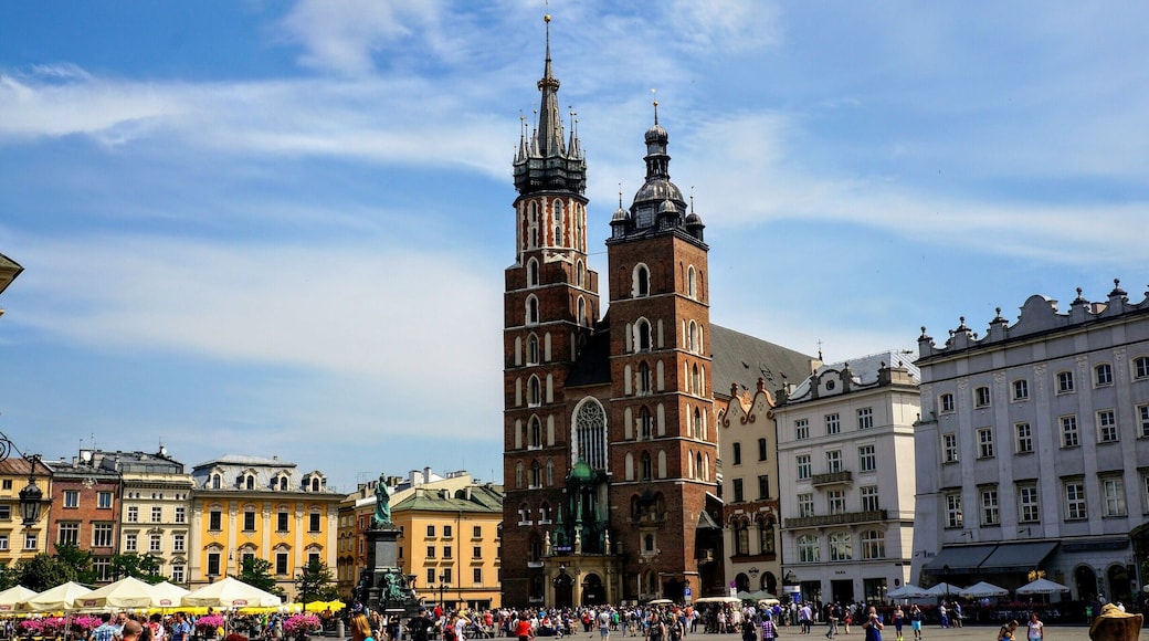 St. Mary church is a gothic church adjacent to the main market square in Krakow, Poland. Built in de 14th century, its foundations date back to the 13th.