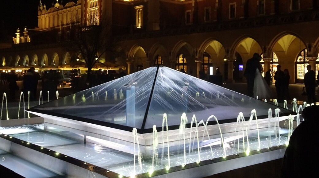 The Kraków Cloth Hall (Polish: Sukiennice), dates to the Renaissance and is one of the city's most recognizable icons. It is the central feature of the main market square in the Kraków Old Town (listed as a UNESCO World Heritage Site since 1978). #Krakow #TroveOnTuesday #Trovember