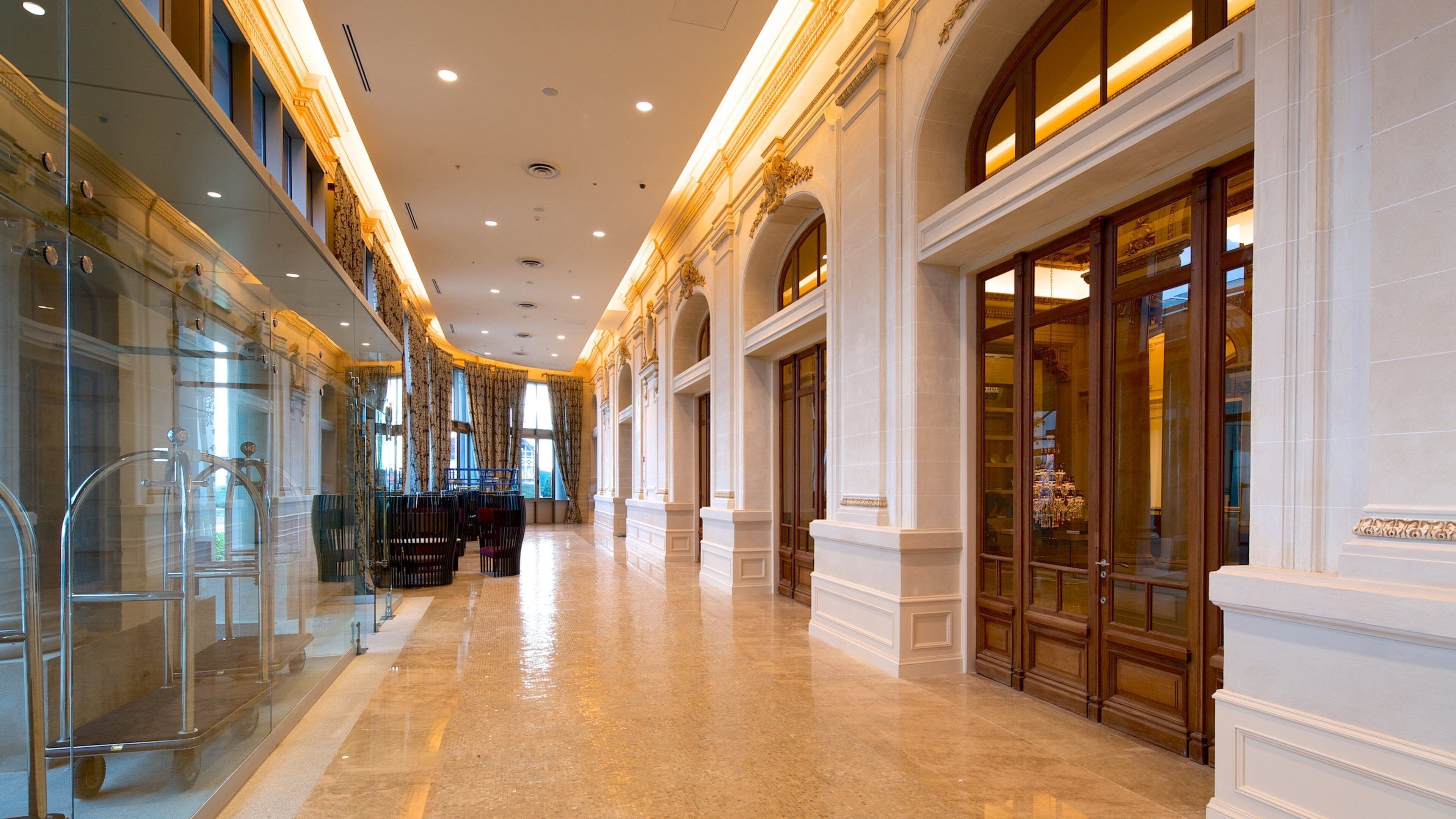 Uruguay mostrando vistas interiores y un hotel