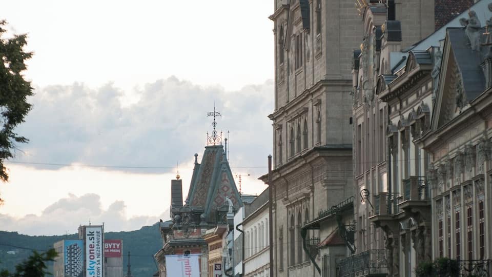 Cosy, laid-back, whitish reflections.
Felt happy and at ease in Slovakia's East.
P.S. Read more about our stop here (link in Romanian)--
https://bit.ly/39y2f5B