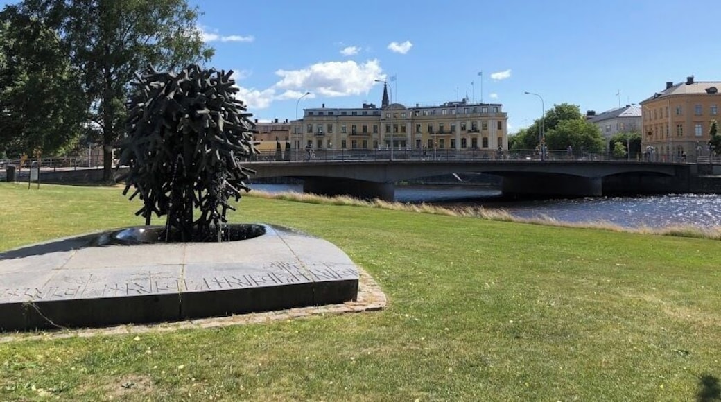 Karlstad is built on the river delta where Sweden's longest river, Klarälven, runs into Sweden's largest lake, Vänern. It has the second largest lake port in the country after Västerås.