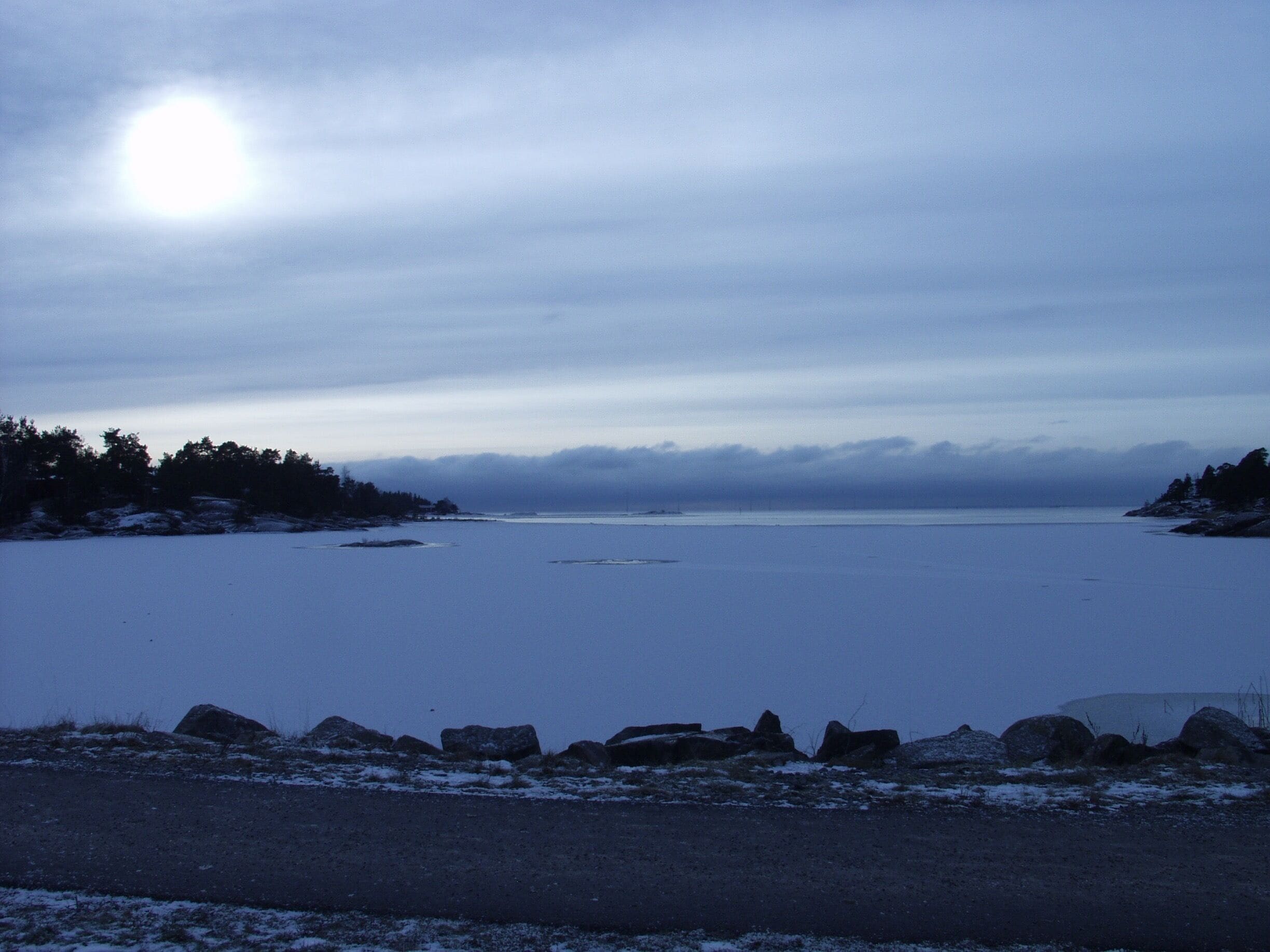 -10c frozen lake in winter 06.02.18
