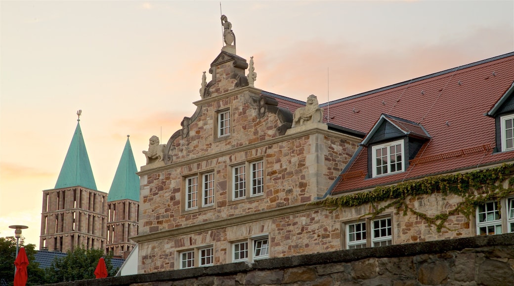 Kassel mostrando una puesta de sol y patrimonio de arquitectura