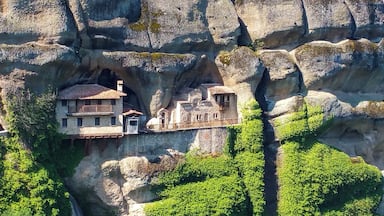 The abandoned ruins of Ypapanti Monastery of Meteora.
