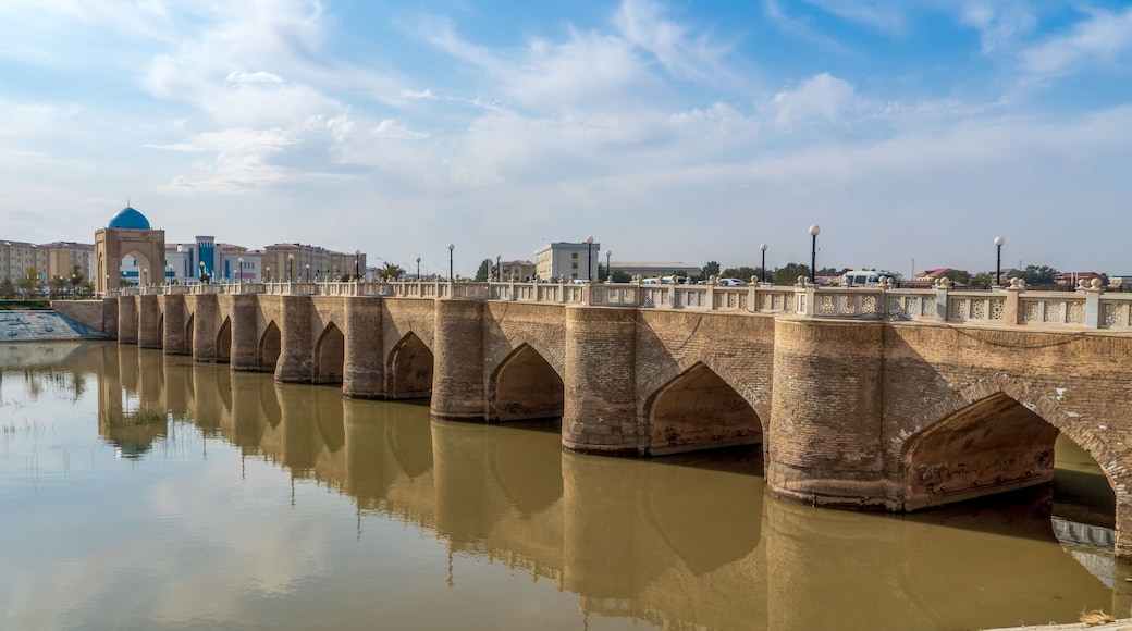 Uzbekistan, in the city of Qarshi (Karchi), the old Nicolayev Bridge in October