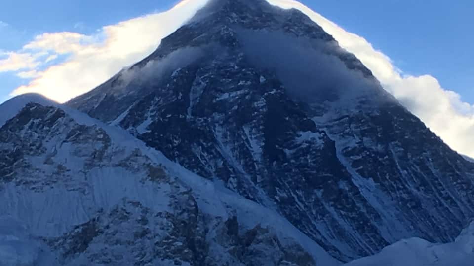 Mount Everest on the Early morning from Kalapatthar.