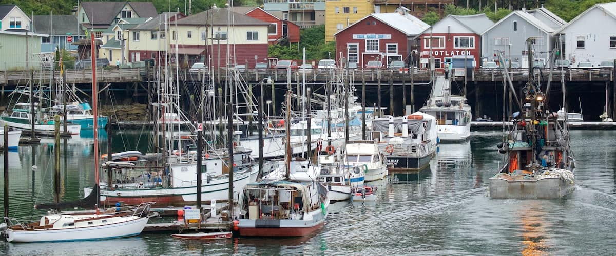 Ketchikan mettant en vedette navigation et baie ou port