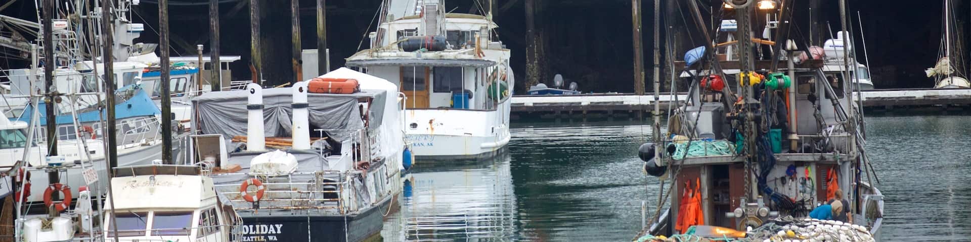Ketchikan og byder på en bugt eller havn og bådsejlads