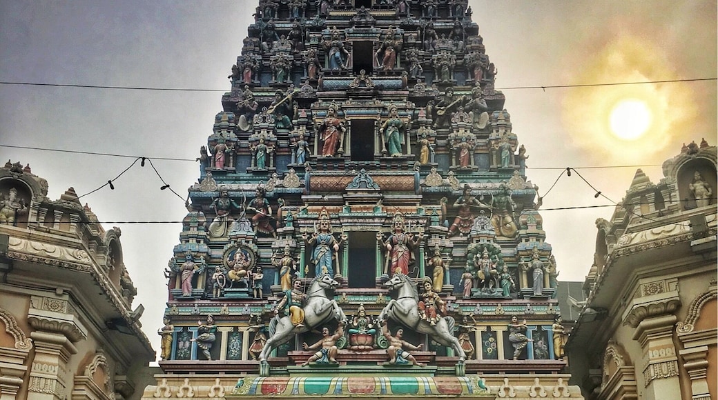 Strolling along downtown Kuala Lumpur by Chinatown