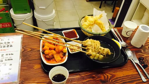 good place for simple korean foods
called "ddokbokki",is left
"Tewgim"is right
and "Eomook"(center)