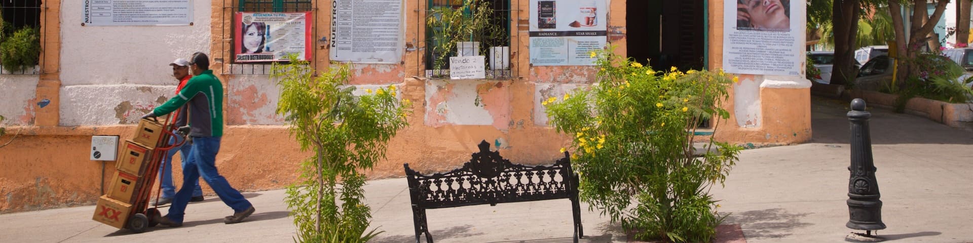 La Paz showing signage
