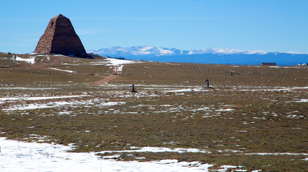 Laramie ofreciendo un monumento, escenas tranquilas y nieve