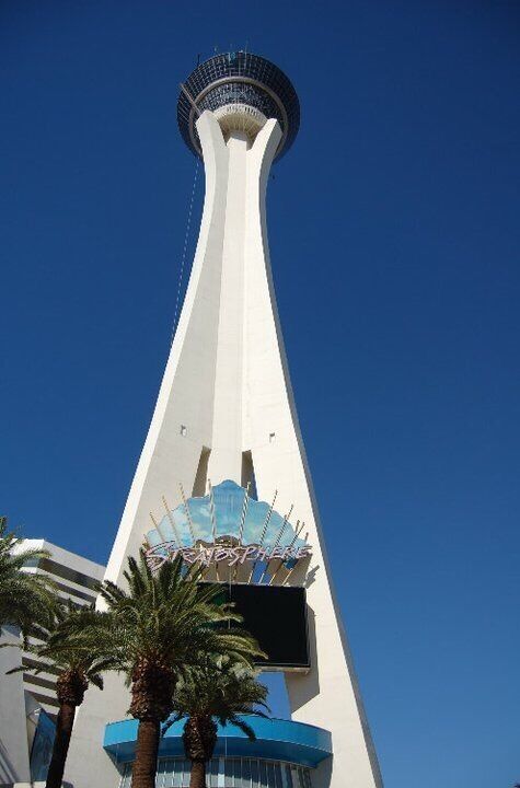 This is a cool cheap location to stay. It’s at the end of the strip. The hotel is far from everything and the walk is a bit daunting.