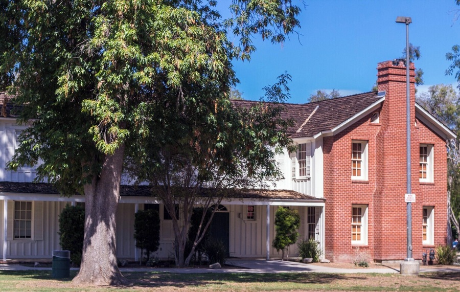 The ranch was acquired in 1948 by another screenwriter, Ranald MacDougall, whose credits include "Mildred Pierce" and "Cleopatra". In 1961, movie director William Wyler, used the ranch house as a filming location for 'The Children’s Hour', based on the play by Lillian Hellman