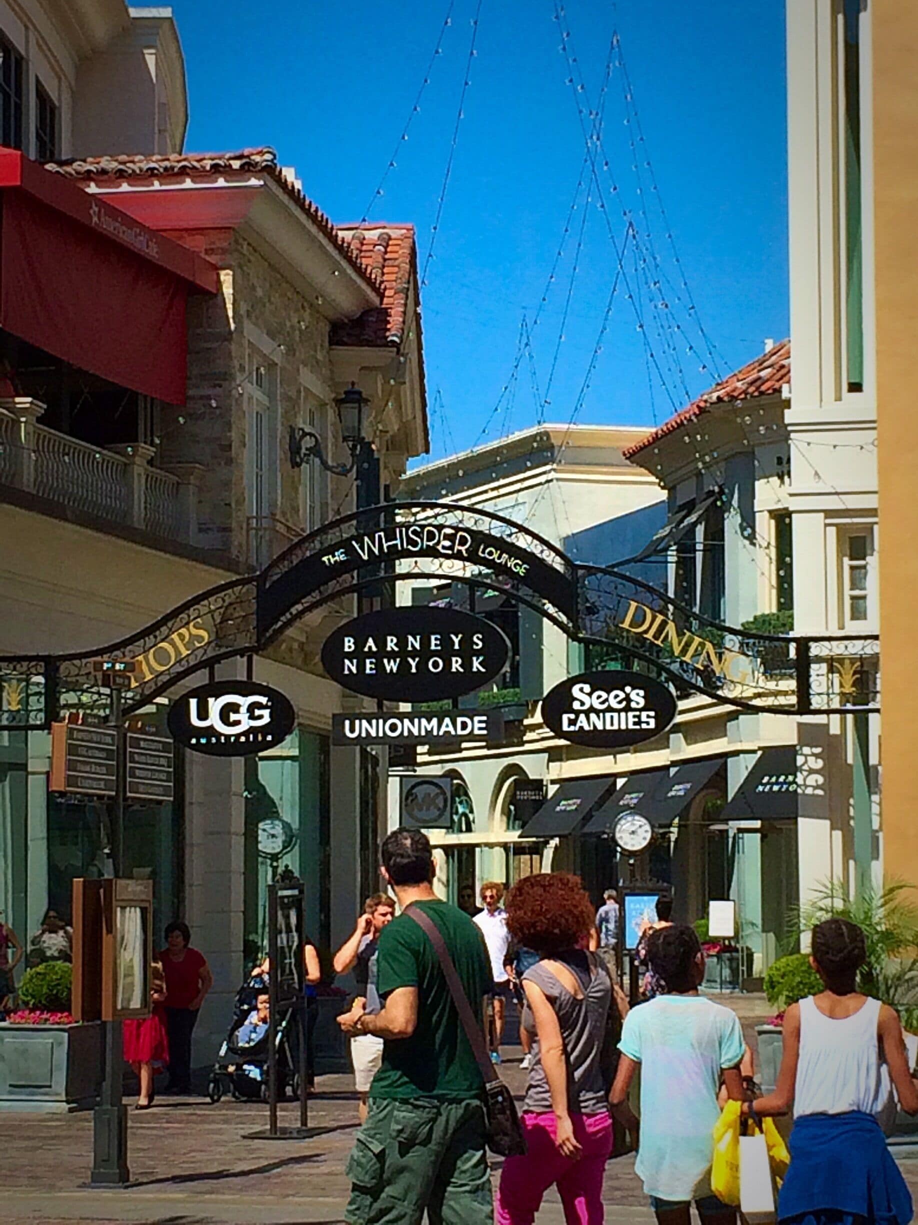 Wonderful Shopping at the Grove next to LAs Farmer's Market