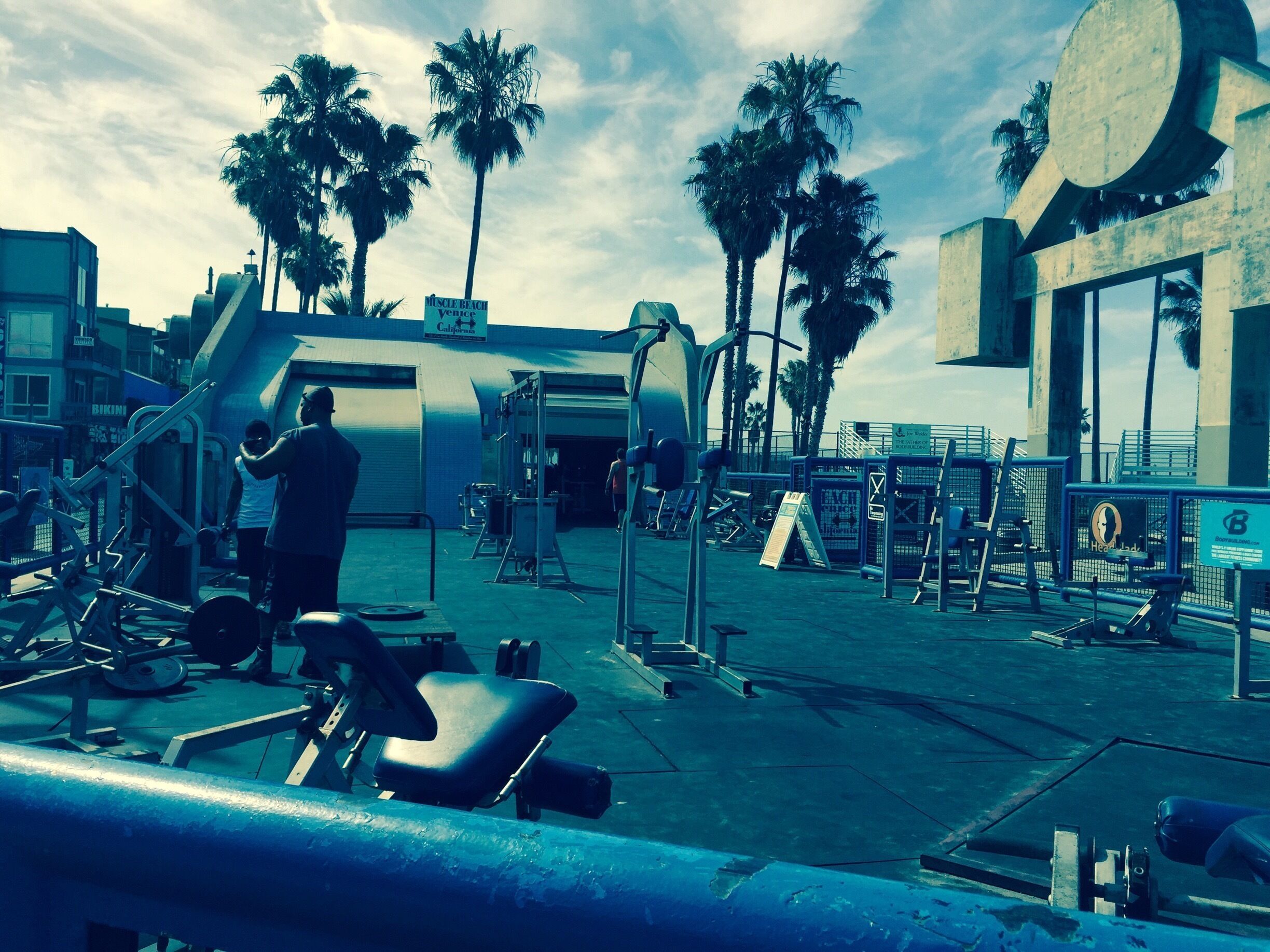 Great spot to get pumped up and work on your tan! When this place is busy, it is a site to see. 