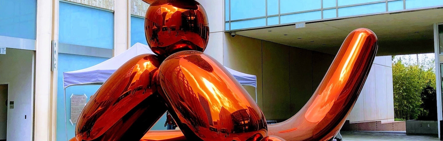 The Giant Balloon Sculpture by Jeff Koons located in LACM Museum.
#leicacamera #art #losangeles #hollywood #instaart #instaartist #artoftheday #contemporaryart #travel #unitedstates #masterpiece #modernart #electriceye #electriceye_photo #citizensofthewo