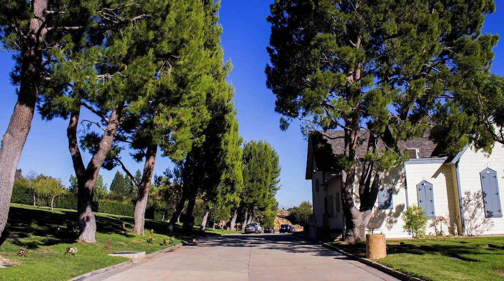 The church was originally built at Topanga Blvd until it was moved inside Oakwood in 1965. It was renamed in 1958 to Chatsworth First Methodist Church.