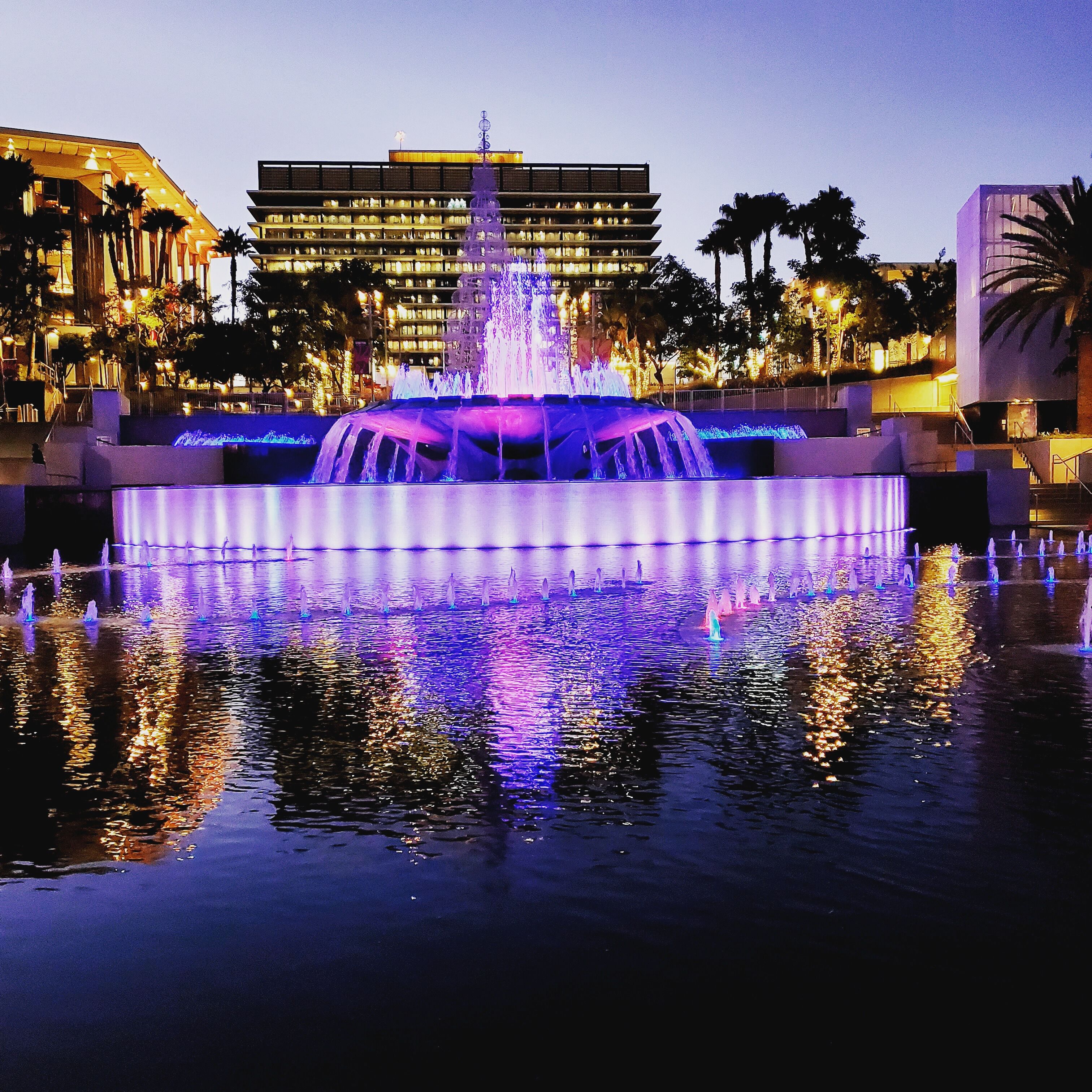 Cant take tripods. Starbucks nearby.