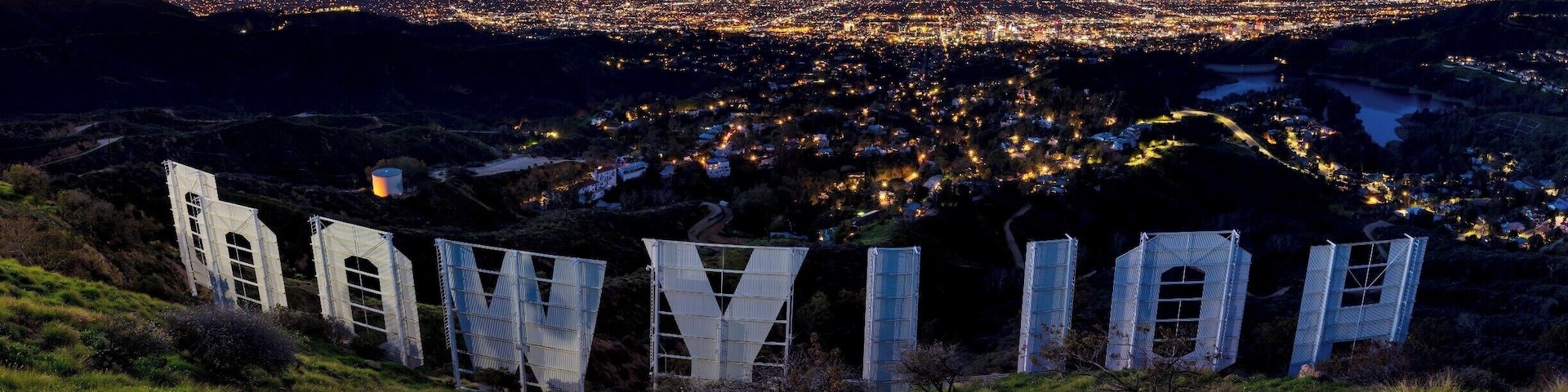 The DOOWYLLOH Sign!
The famous Hollywood sign overlooks the Los Angeles Basin before dawn.
#BvsCities
#urbanjungle
#TroveOn
#StunningStructures
#FindingtheUniverse