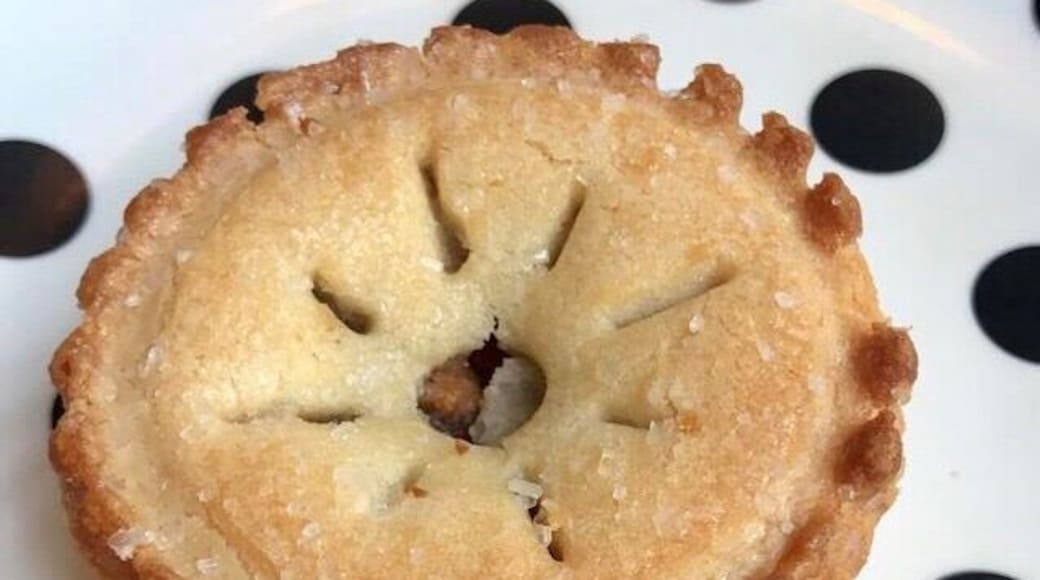 Crave Creperie and Dessert Bar in Lubbock serves gourmet desserts with a French twist. We enjoyed mini apple pies with coffee. Perfect little place to relax while shopping too! #GoodEats