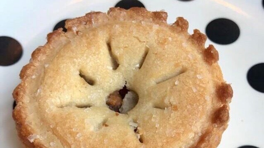 Crave Creperie and Dessert Bar in Lubbock serves gourmet desserts with a French twist. We enjoyed mini apple pies with coffee. Perfect little place to relax while shopping too! #GoodEats