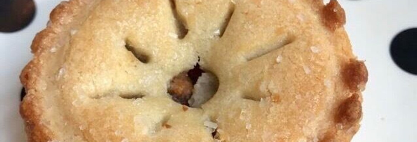 Crave Creperie and Dessert Bar in Lubbock serves gourmet desserts with a French twist.  We enjoyed mini apple pies with coffee. Perfect little place to relax while shopping too!  #GoodEats