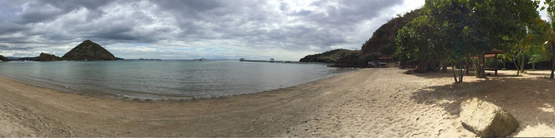 This place is still stunning even in a cloudy day 💛