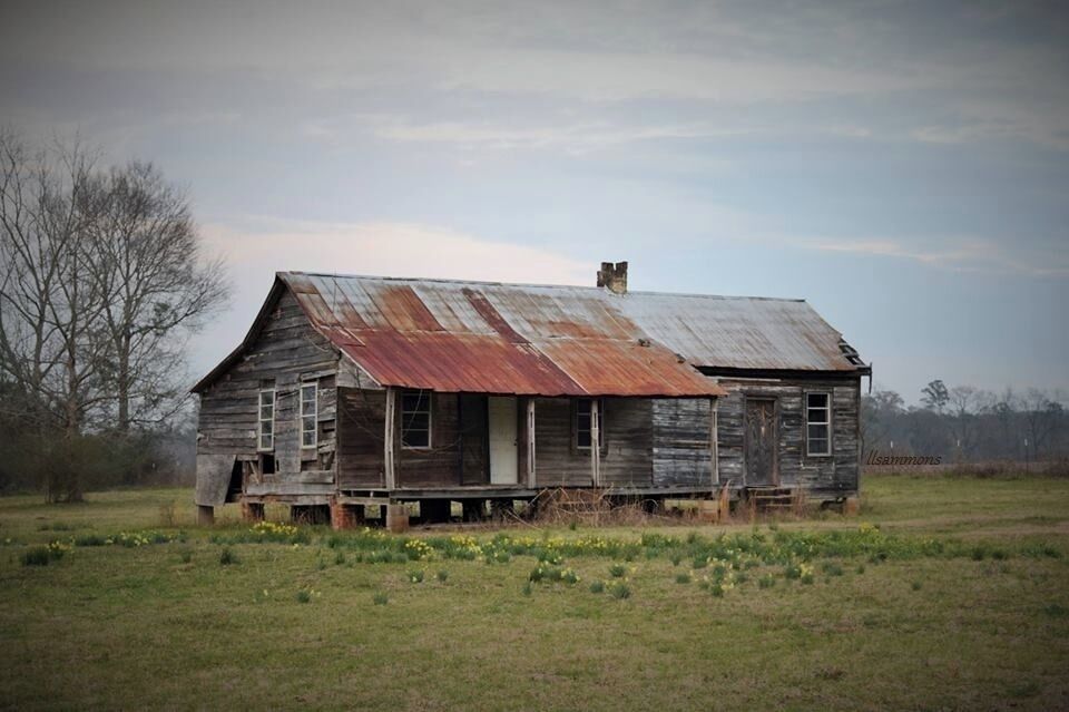 Old farmhouse near Perdue Hill, Alabama. #farmhouse #nature #field #trees
#abandoned #decay #neglect #lonely