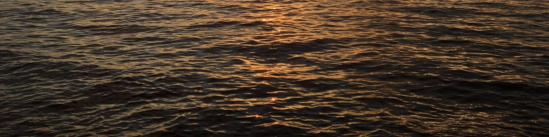 This is what I usually see when I get home at 6:30pm.
As you may know, Gabon is facing West so we get to enjoy some pretty awesome sunsets ! #Africa #Home #Gabon