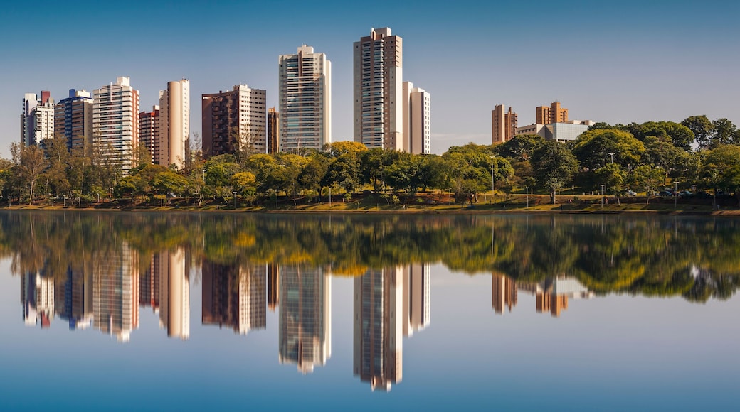 Panoramic view of the most important lake in the city of Londrina, Brazil.