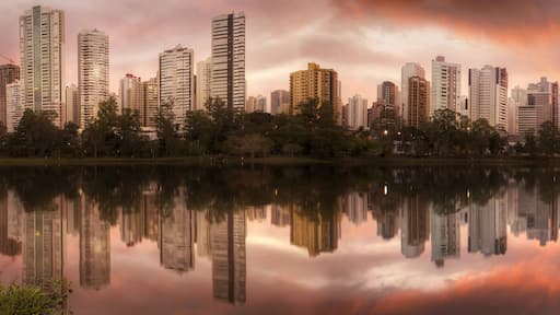 Panoramic view of the most important lake in the city of Londrina, Brazil.