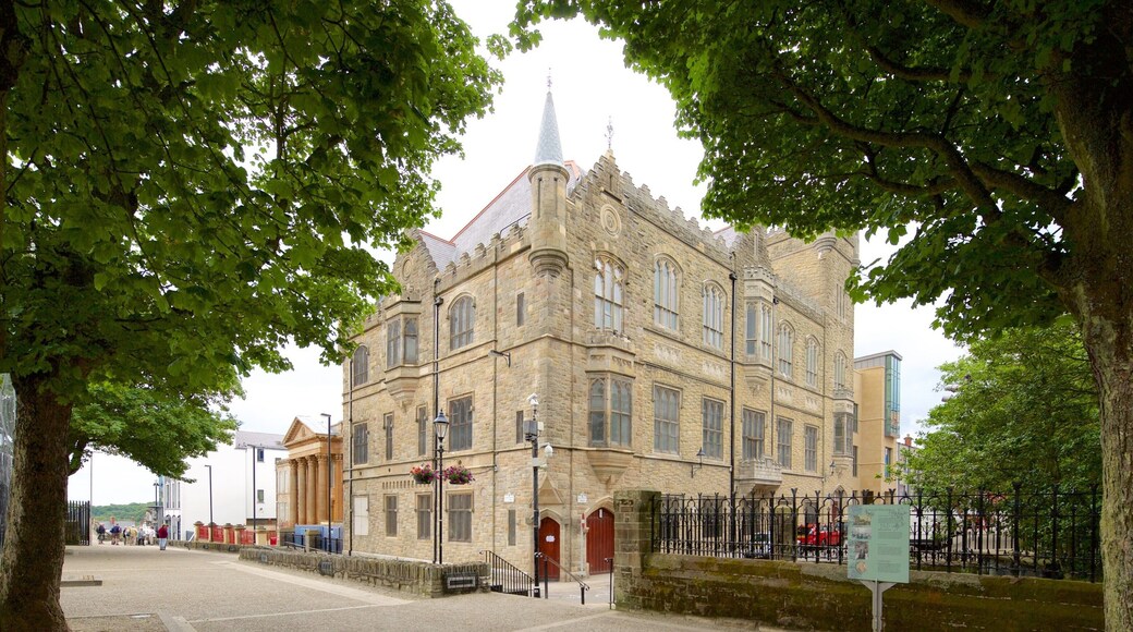 Londonderry som omfatter historiske bygningsværker