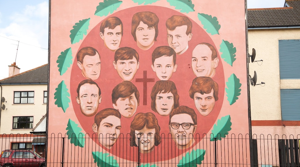 Londonderry que incluye arte al aire libre