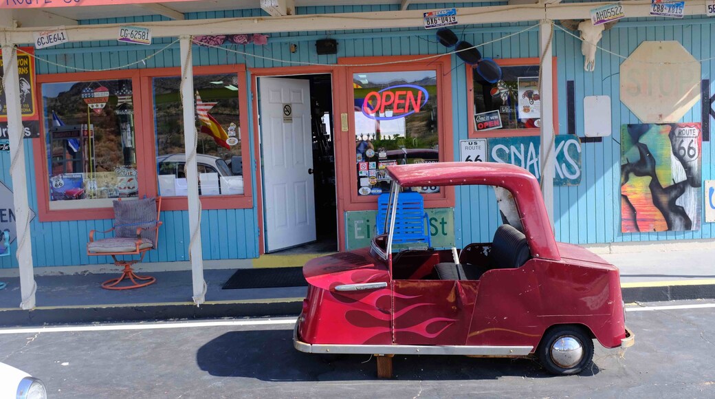 Somewhere on Route 66 between Kingman and Seligman.