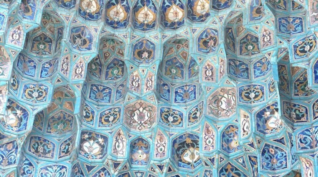This place was under a renovation while I was in St. Petersburg. Its so beautiful from the outside, I can't imagine what it is like on the inside. #mosque #patterns