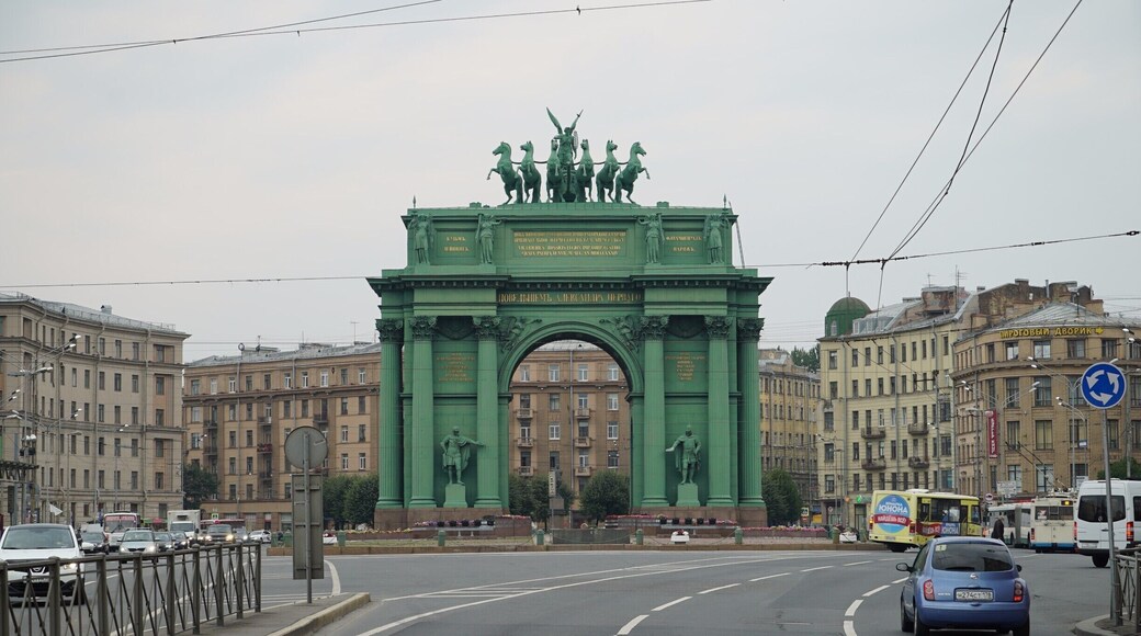 An unique gate on the outskirts of St. Petersburg on the road to Peterhof. No idea what it signifies.