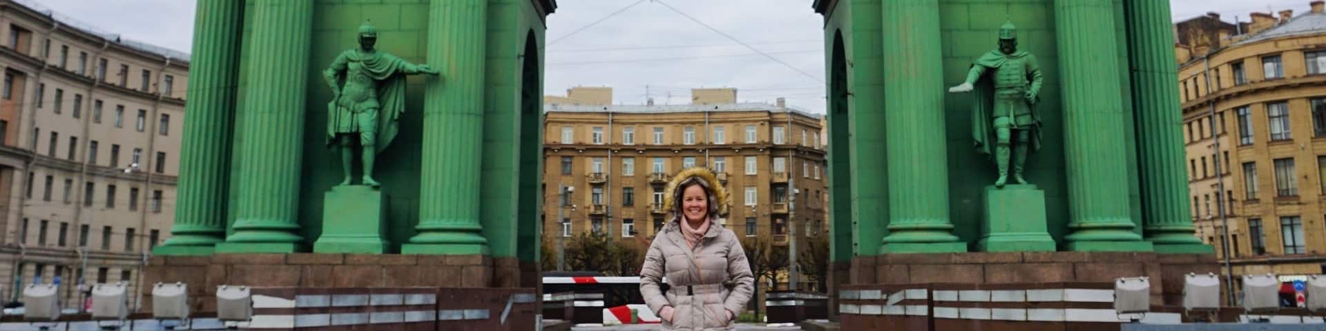 Counting the number of cities in which I see an Arch of Triumph.