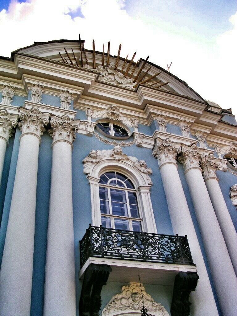 Before I visited Russia I somewhat envisioned it to be a rundown country but that false perception changed quite a bit after visiting St Petersburg which was our first stop after arrival in Russia. Everywhere seems to be well maintained (at least most of the tourist attractions were) with fresh coats of paint!

#architecture
#blue


