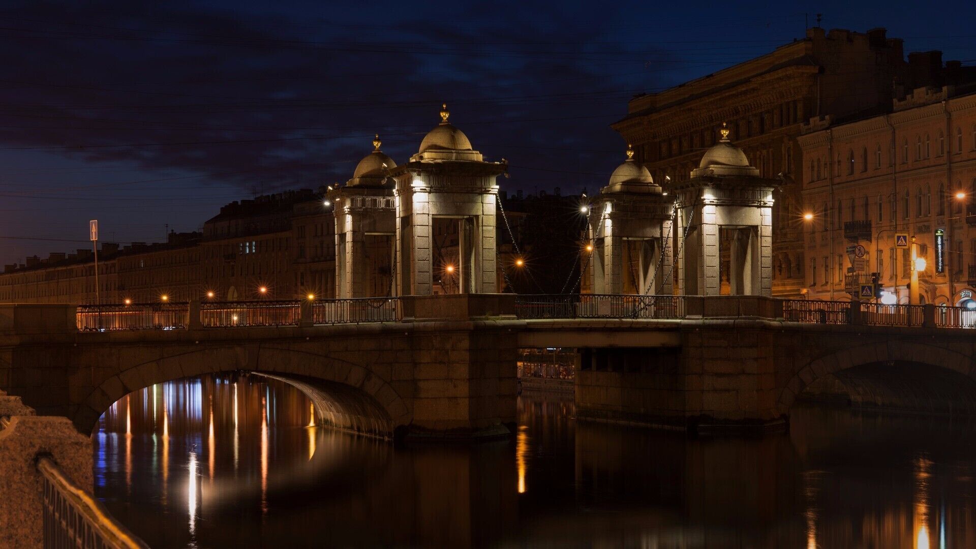 Lomonosov Bridge over the Fontanka river in Sankt-Perburg