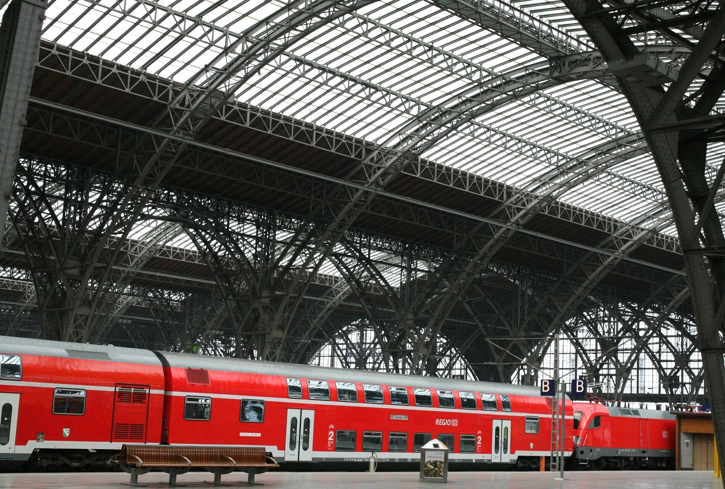 The Central Train Station in Leipzig's claim to fame is that it is the world's largest railway station measured by floor area (or so claims Wikipedia). Train stations hold a strange attraction for the travel addict, and this one doesn't disappoint.