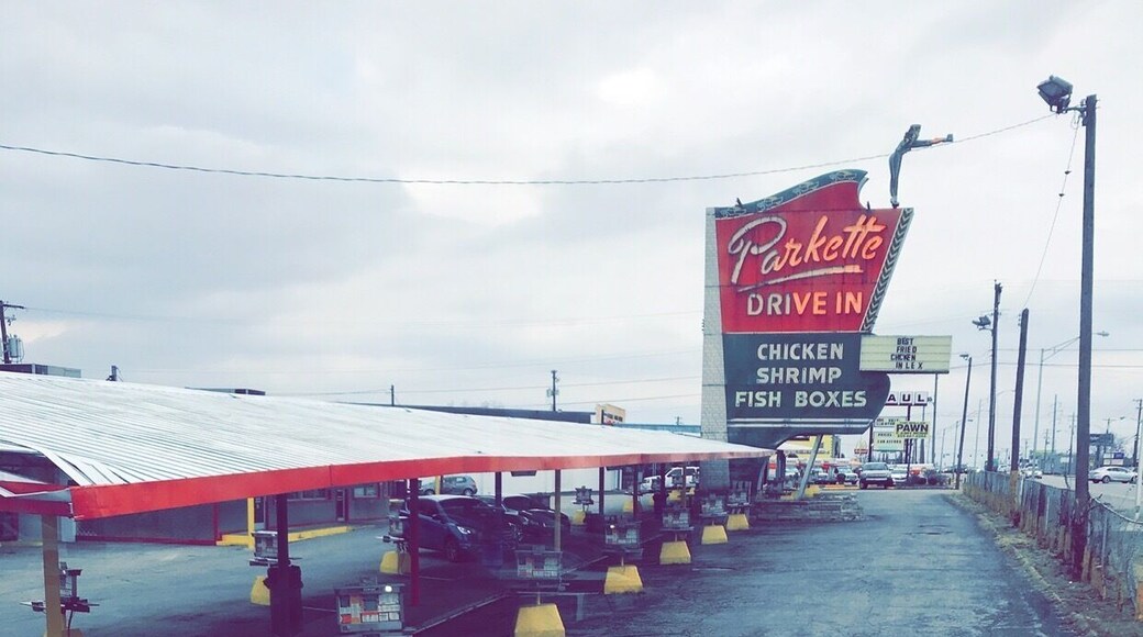 Awesome place and the staff are so welcoming! A must see landmark!