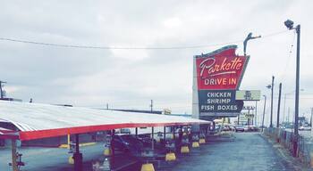 Awesome place and the staff are so welcoming! A must see landmark!