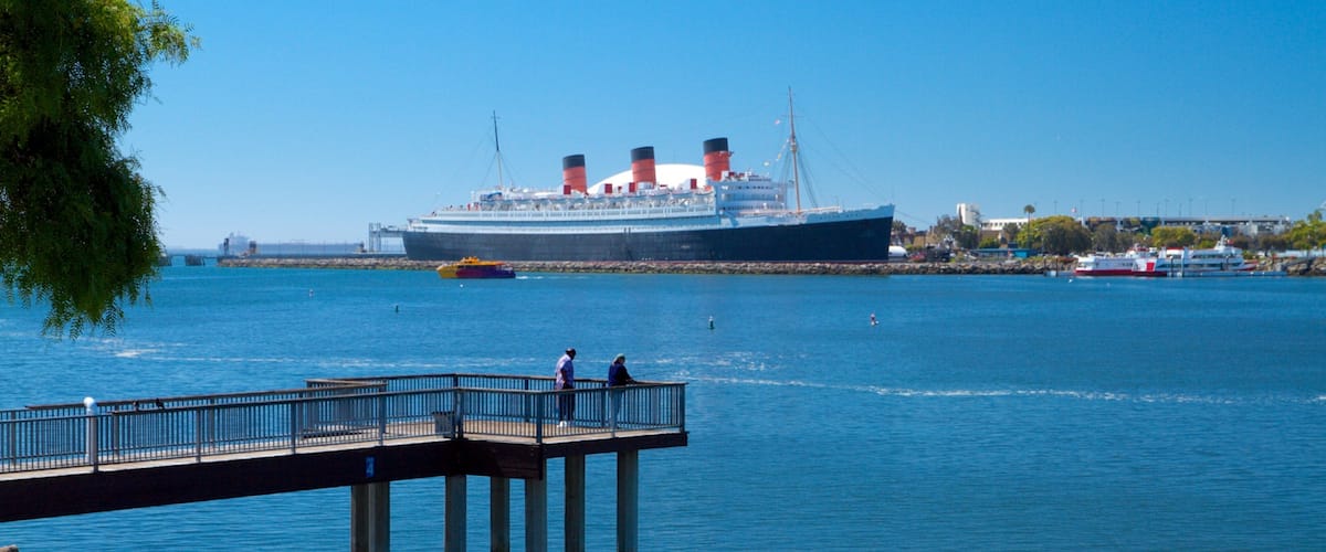 Long Beach which includes general coastal views